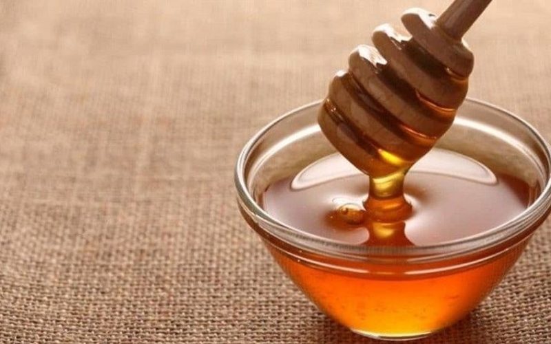 so sánh mật ong nuôi và mật ong rừng 