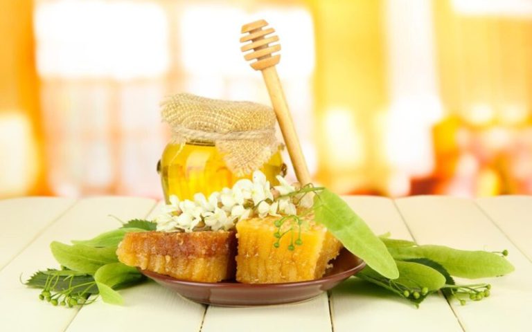 so sánh mật ong Manuka và mật ong rừng
