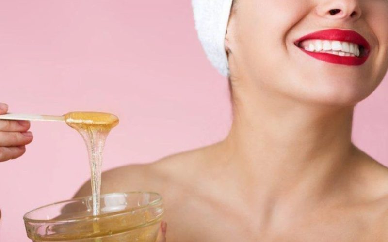 7 Cách dùng mật ong Manuka làm đẹp da tại nhà: giảm mụn, sáng da, chống lão hóa Làm sạch da dịu nhẹ mỗi sáng bằng mật ong Manuka thay sữa rửa mặt